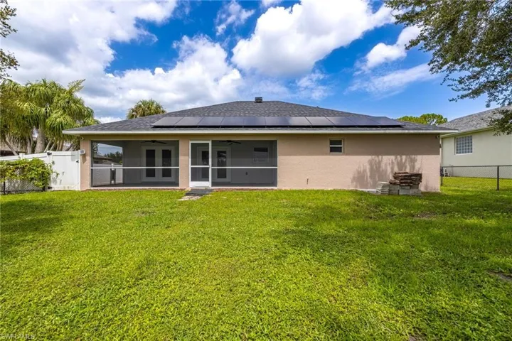 1418 Sw 11th Pl, Cape Coral, Florida 33991