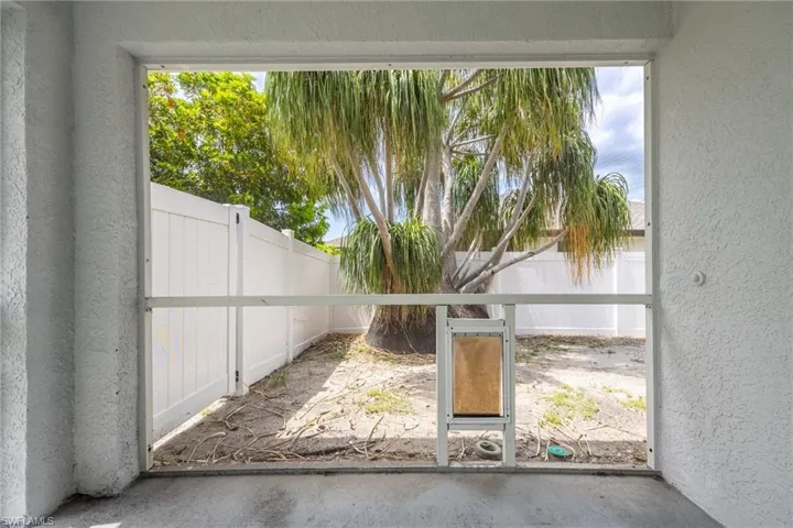 1418 Sw 11th Pl, Cape Coral, Florida 33991