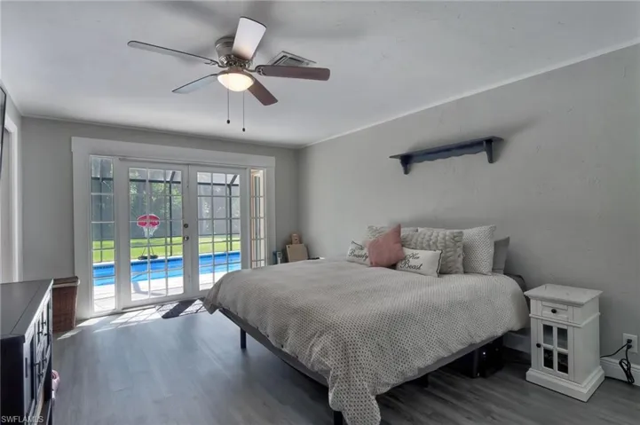 1st Floor master bedroom
