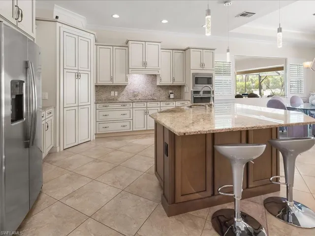 5069 Tortola Ct, Naples, Florida 34113