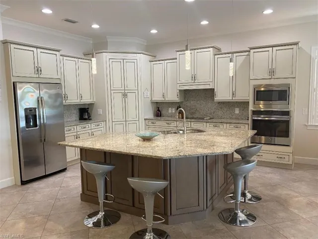 5069 Tortola Ct, Naples, Florida 34113