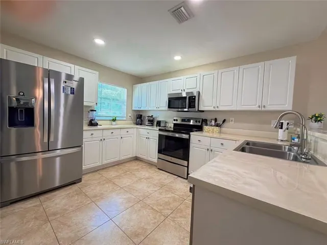 2937 Sw 8th Pl, Cape Coral, Florida 33914