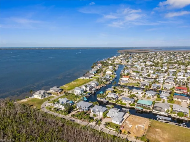 Quick Direct Access the Bay and Intercoastal Waterway