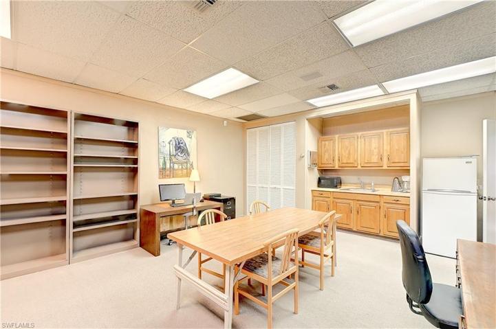 Sub-waiting room
