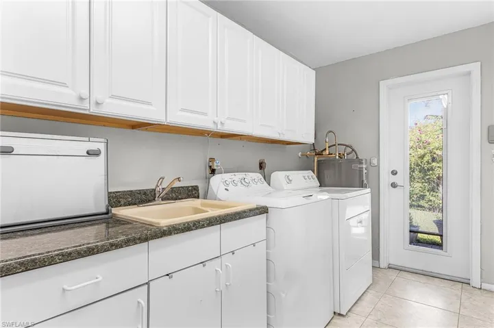 15889 Shadow Run Ct, Fort Myers, Florida 33912