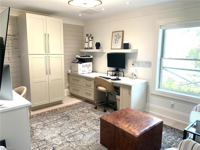DE/OFFICE/FRONT BEDROOM
