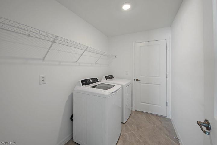 221  Preston  ST, LEHIGH ACRES, FL 33974