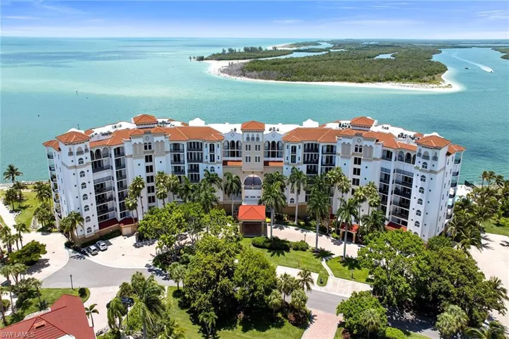 700 La Peninsula Blvd 603, Naples, Florida 34113