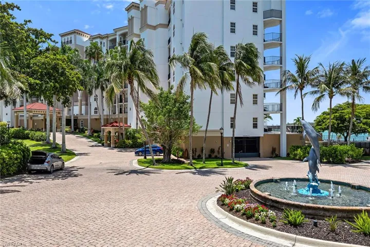 700 La Peninsula Blvd 603, Naples, Florida 34113