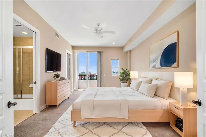 700 La Peninsula Blvd 603, Naples, Florida 34113