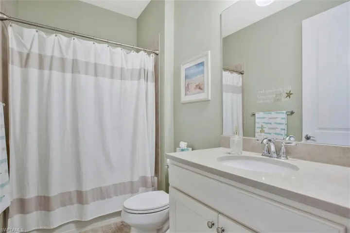 Guest Bathroom 1st Floor