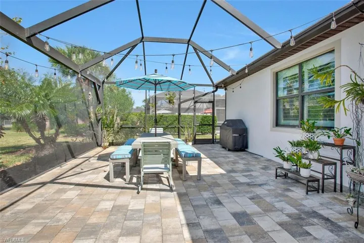 Extended Lanai out door Dinning