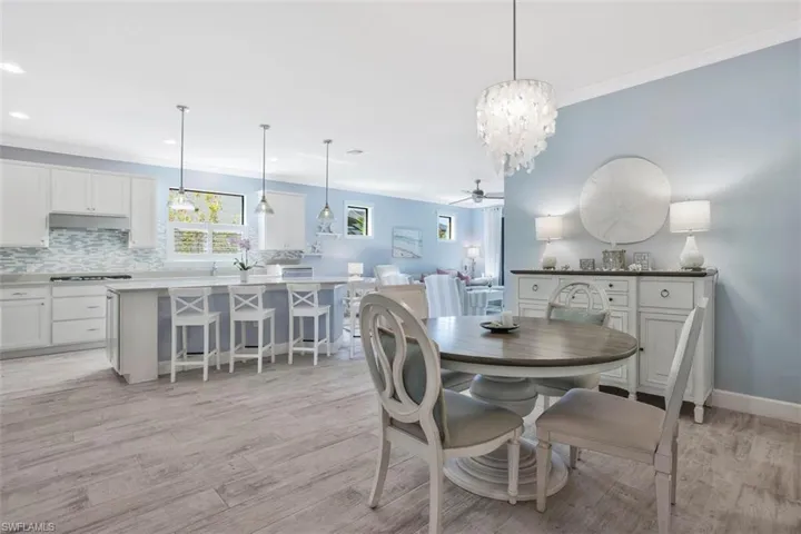 Dining area and breakfast bar