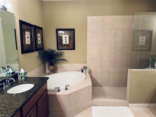 12854  Carrington  CIR, Naples, FL 34105
