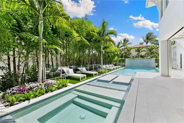 2131 Marina Dr, Naples, Florida 34102