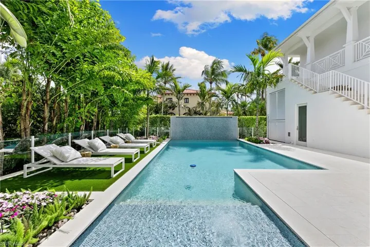 2131 Marina Dr, Naples, Florida 34102