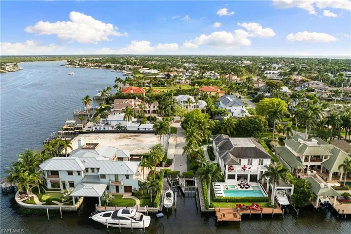 2131 Marina Dr, Naples, Florida 34102