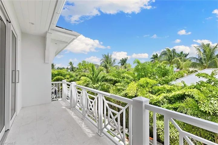 2131 Marina Dr, Naples, Florida 34102
