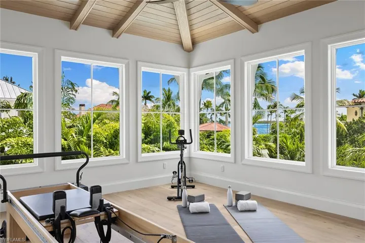 2131 Marina Dr, Naples, Florida 34102
