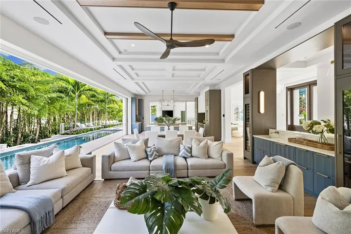 2131 Marina Dr, Naples, Florida 34102