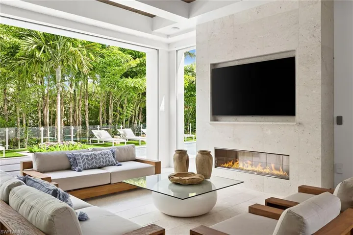 2131 Marina Dr, Naples, Florida 34102