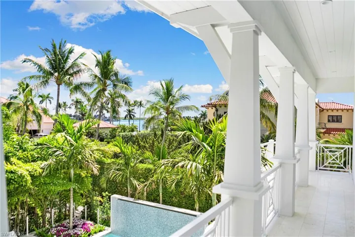 2131 Marina Dr, Naples, Florida 34102