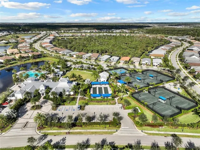 9562  Everglades  DR, Naples, FL 34120