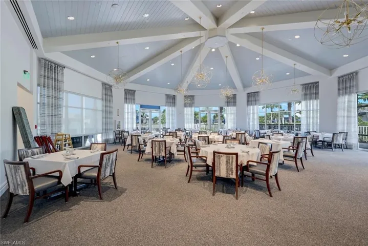 9562  Everglades  DR, Naples, FL 34120