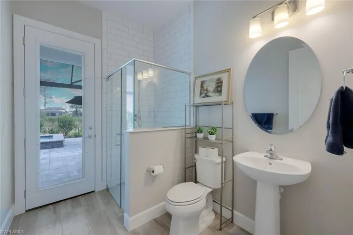 9562  Everglades  DR, Naples, FL 34120