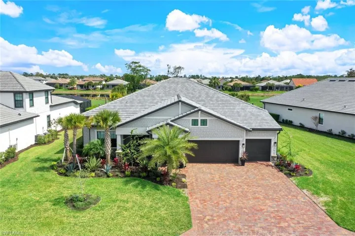 9562  Everglades  DR, Naples, FL 34120