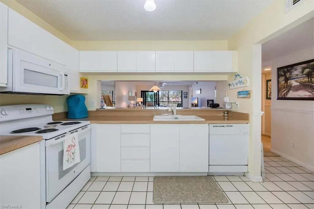 5716 Deauville CIR, Naples, FL 34112,225006407