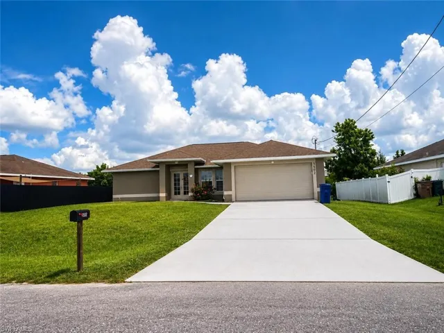 3002 28th St Sw, Lehigh Acres, Florida 33976