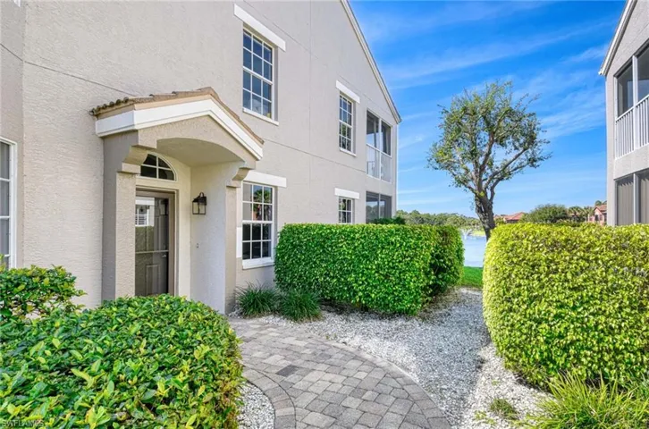 5701  Heron  LN, Naples, FL 34110