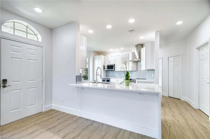 5701  Heron  LN, Naples, FL 34110