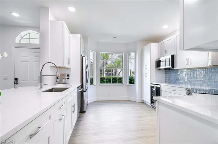 5701  Heron  LN, Naples, FL 34110