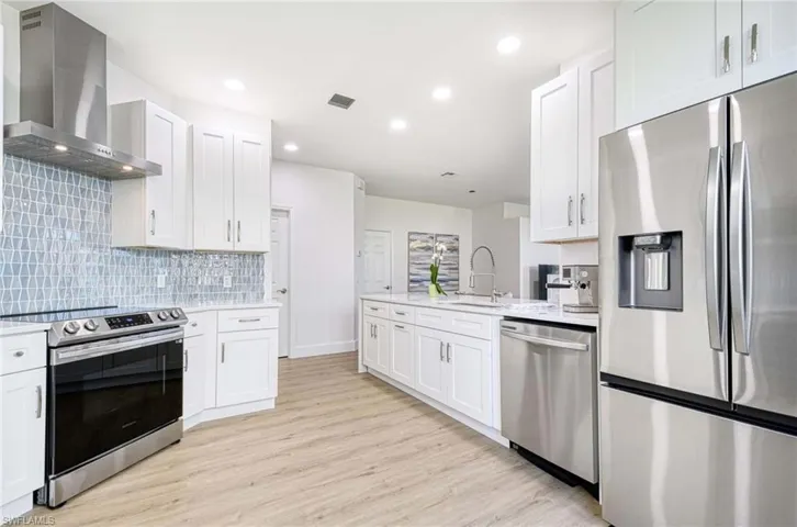 5701  Heron  LN, Naples, FL 34110