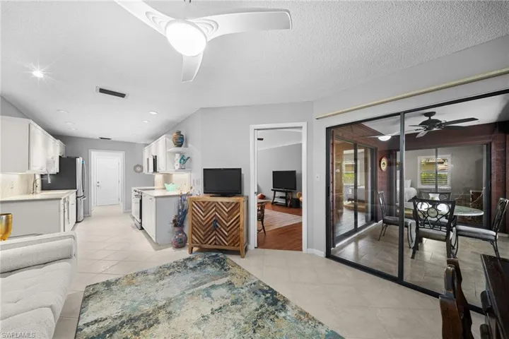 13264 Tall Pine Cir, Fort Myers, Florida 33907