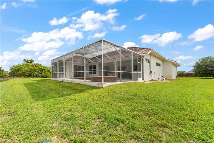 Large yard to enjoy