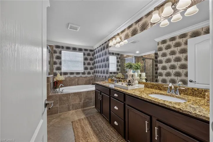 16037 Palmetto Prairie Dr, Alva, Florida 33920