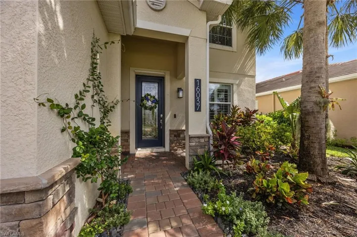16037 Palmetto Prairie Dr, Alva, Florida 33920