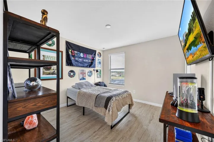 16037 Palmetto Prairie Dr, Alva, Florida 33920