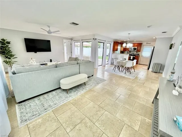 2314 Se 18th Pl, Cape Coral, Florida 33990