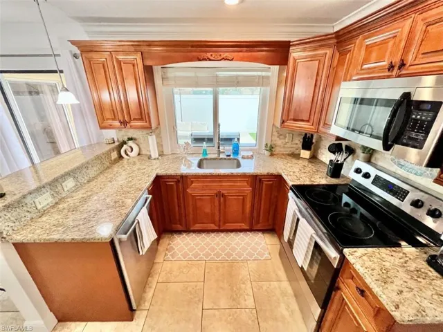 2314 Se 18th Pl, Cape Coral, Florida 33990