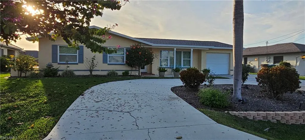 4912 SW 9th PL, CAPE CORAL FL 33914