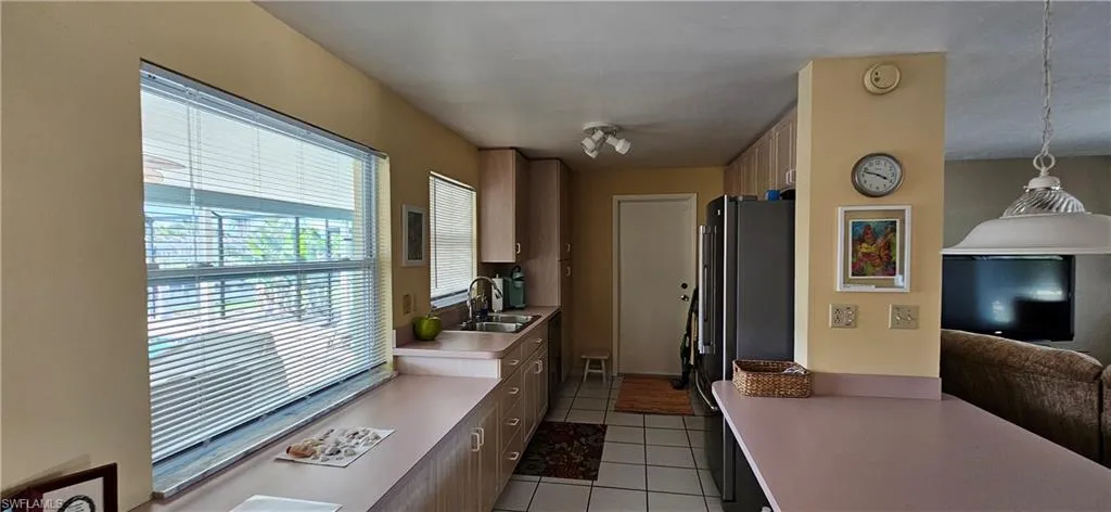 4912 SW 9th PL, CAPE CORAL FL 33914