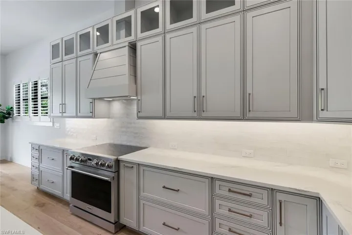 668 93rd Ave N, Naples, Florida 34108