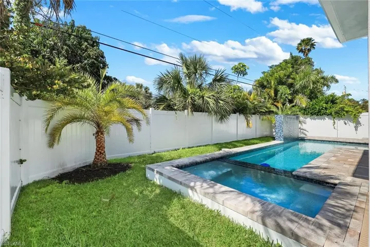 668 93rd Ave N, Naples, Florida 34108