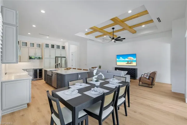 668 93rd Ave N, Naples, Florida 34108