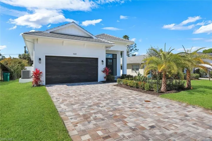 668 93rd Ave N, Naples, Florida 34108