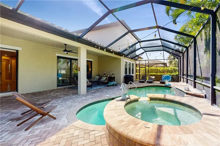 SPA & POOL AREA ENCLOSED POOL & LANAI